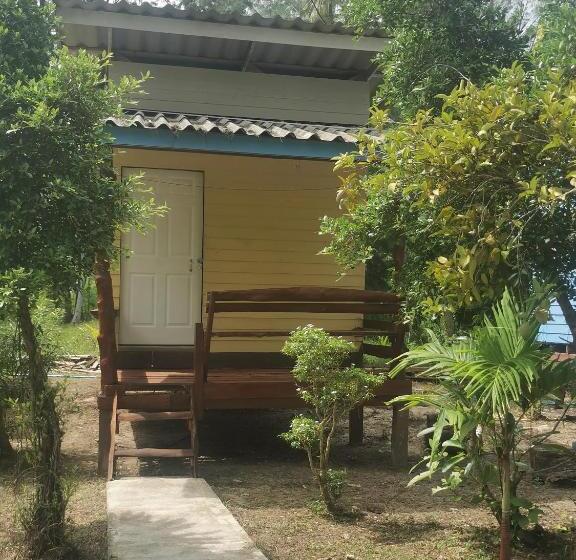 اتاق استاندارد با چشم‌انداز باغ, Neverland Beach Village Bungalows