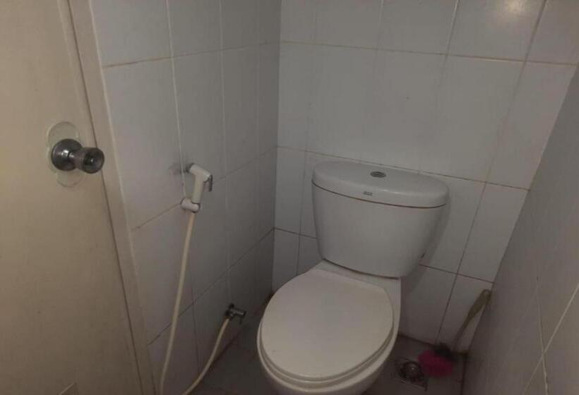 Номер Deluxe, Oyo Life 93139 Apartemen Grand Sentraland By Evi