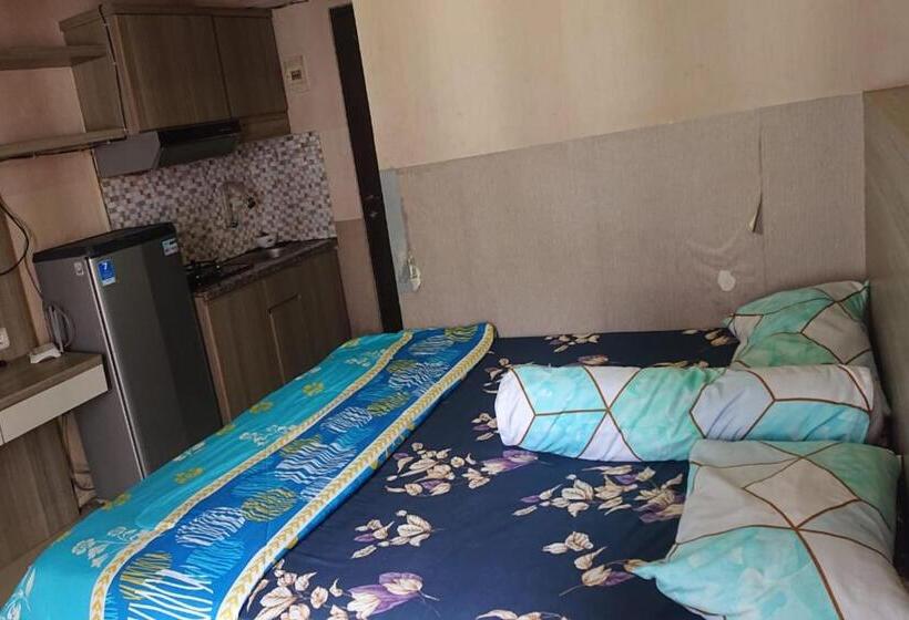 Номер Deluxe, Oyo Life 93139 Apartemen Grand Sentraland By Evi