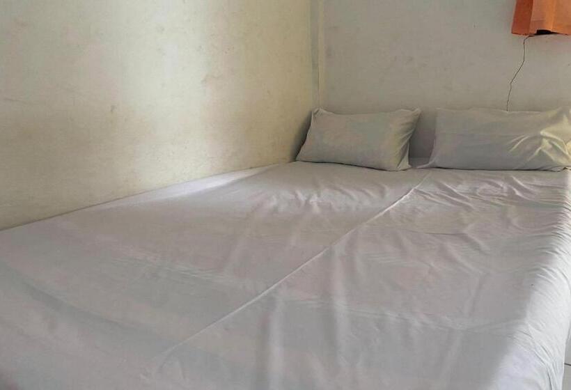 Номер Deluxe, Oyo Life 93156 Rumah Kosan
