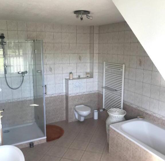 Номер Стандарт, Room In Apartment   Haus Im Grunen House In The Green