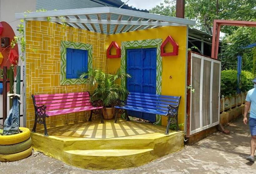 Семейный Номер, Radhakunj Agrotourism Stays