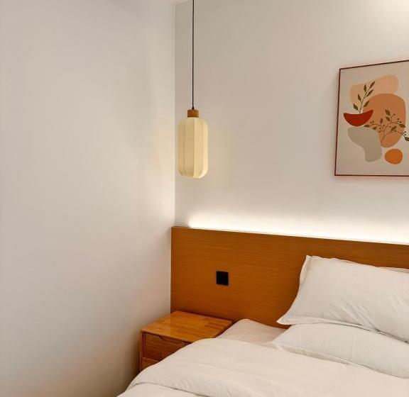 Номер Стандарт, Slowdown Hostel Wulong