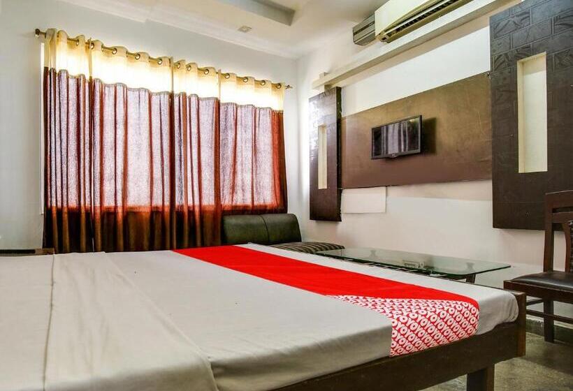 Трехместный Номер Классика, Oyo Hotel Sun Stone