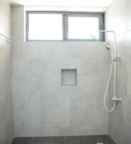 اتاق لوکس با بالکن, 7brothers Guesthouse