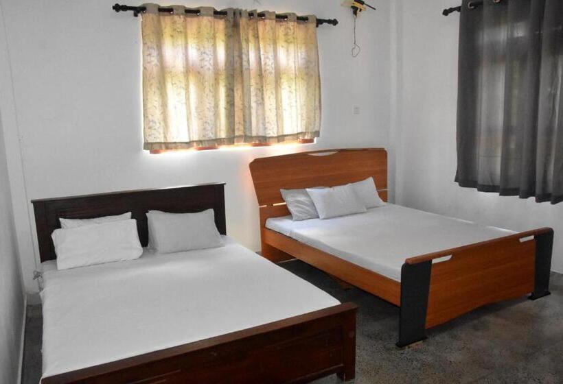 Семейный Номер Совместный Санузел, Camellia Resort