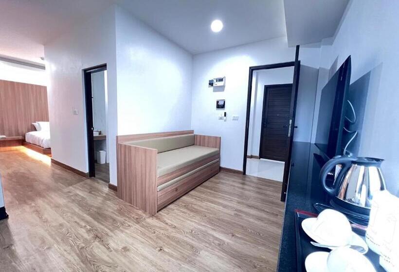 Номер Deluxe Кровать Кинг, โรงแรม ชม เชียงราย