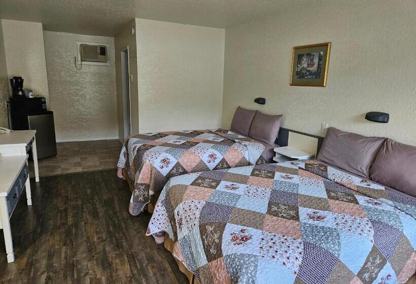 Номер Стандарт 2 Двуспальные Кровати, Granby River Inn & Suites