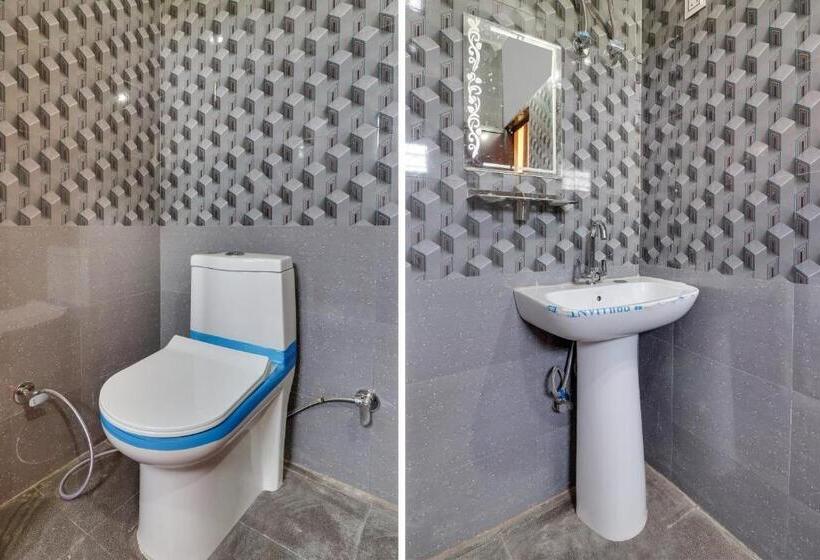 Трехместный Номер Классика, Oyo Flagship Hotel The Kailash