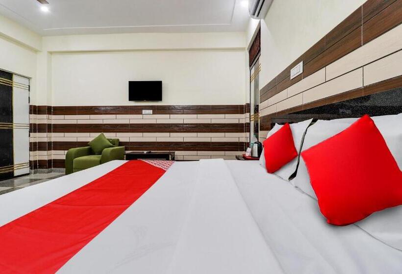 Трехместный Номер Классика, Oyo Flagship Hotel The Kailash