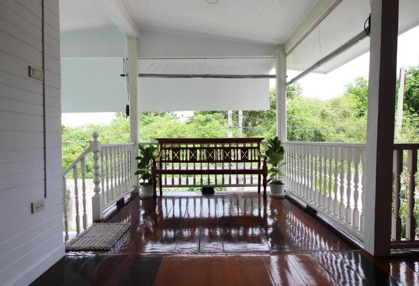 اتاق استاندارد, Room In Guest Room   Baan Khunphiphit Homestay No2229