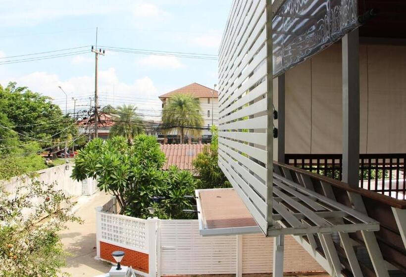 اتاق استاندارد, Room In Guest Room   Baan Khunphiphit Homestay No2229
