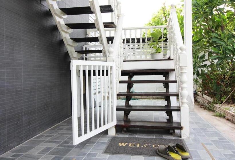 اتاق استاندارد, Room In Guest Room   Baan Khunphiphit Homestay No2229