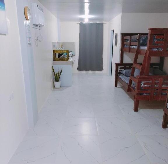 디럭스 스튜디오, Rendezvous Beach Resort   Cabongaoan