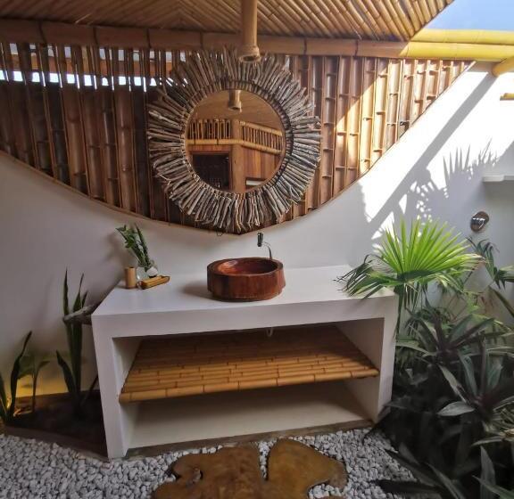 Президентский Люкс, Bambu Blu Lagoon Homes