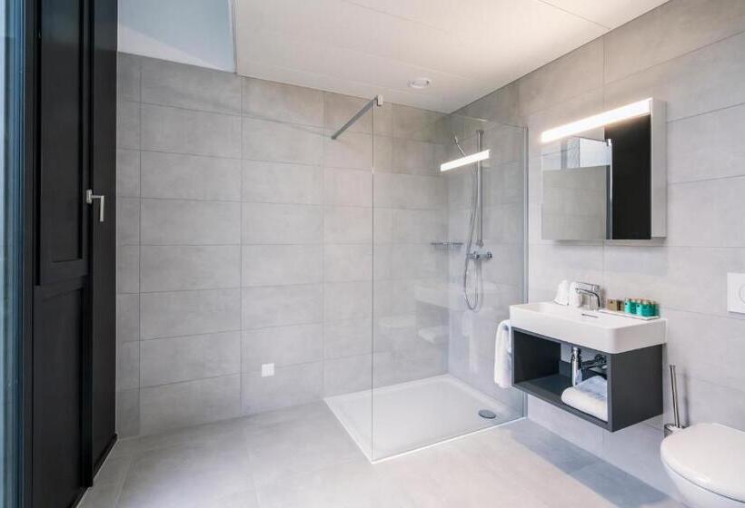 Полулюкс, Yparc Hôtel