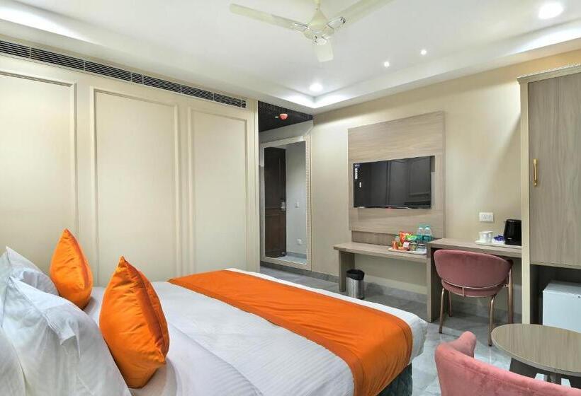 豪华房间, Newly Built Hotel Sapphire House Paharganj  5mins Walk From Railway Station And Metro Station
