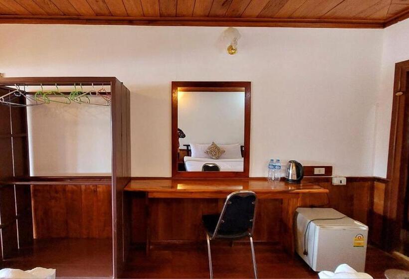 Deluxe room with river view, Bontai Resort, Don Khon