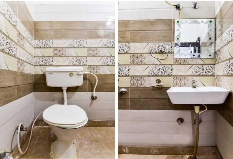 Трехместный Номер Классика, Oyo White Rock