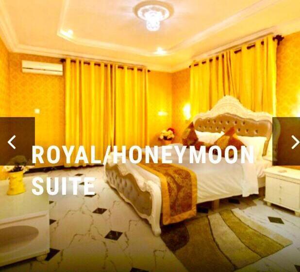 Полулюкс, Ag Hotel And Suites