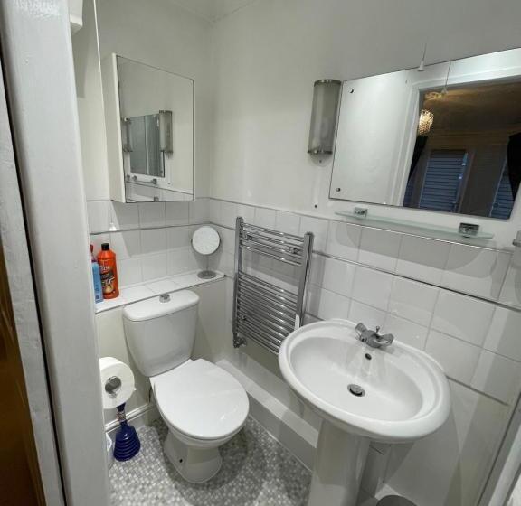اتاق لوکس, Alder En Suites Self Catering With Private Shower 1