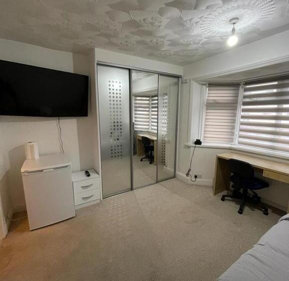 اتاق لوکس, Alder En Suites Self Catering With Private Shower 1