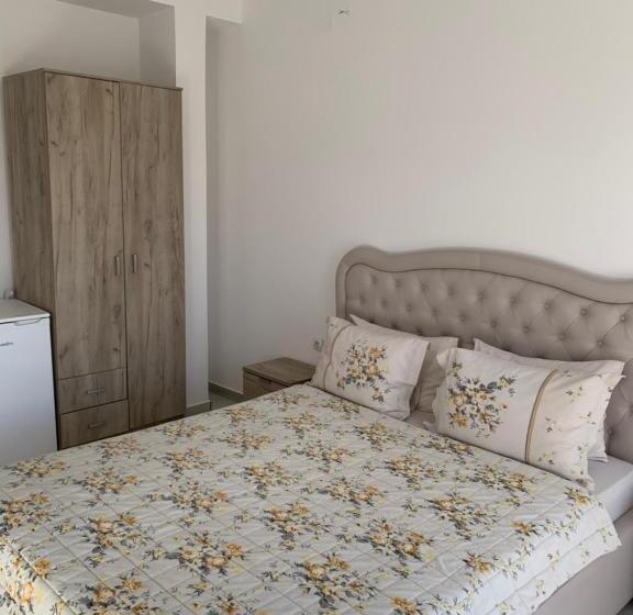 اتاق لوکس با چشم‌انداز دریا, Seafront Apartments