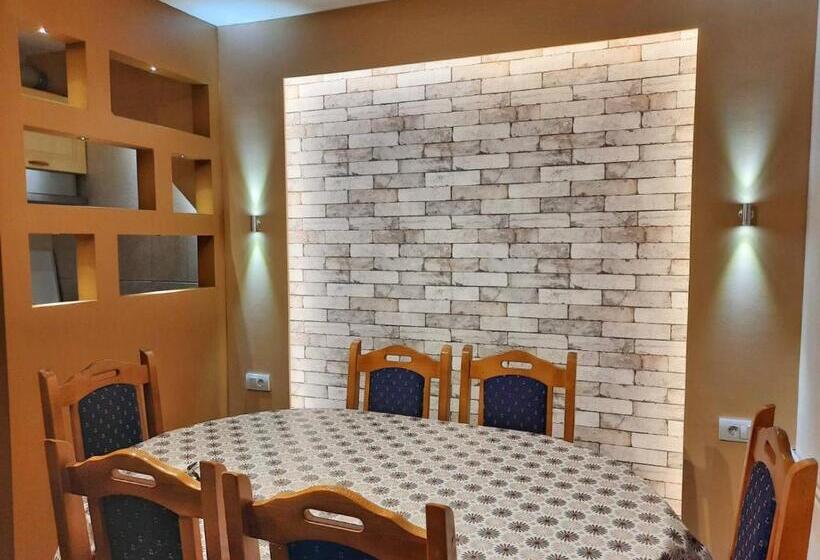 استودیوی استاندارد, Studio V
