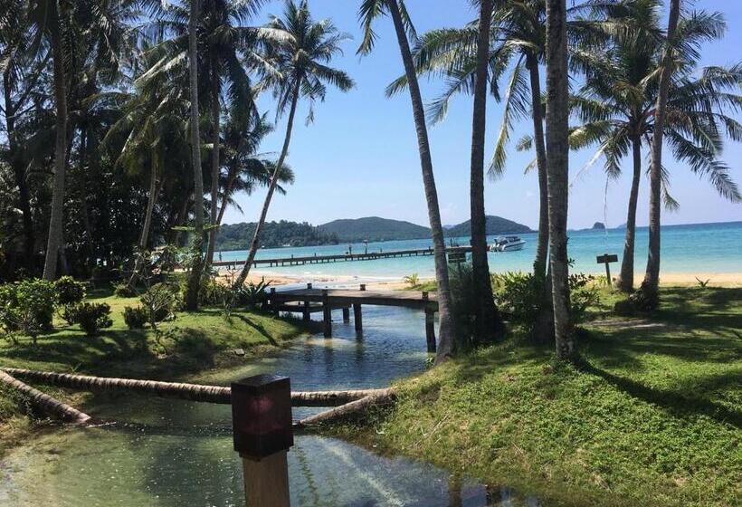 اتاق استاندارد با چشم‌انداز دریا, Prompakdee Kohmak Resort