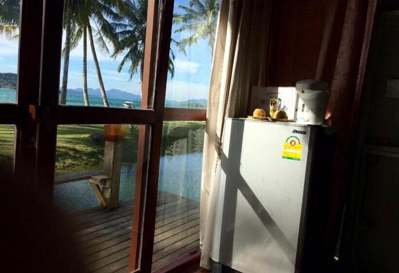 اتاق استاندارد با چشم‌انداز دریا, Prompakdee Kohmak Resort