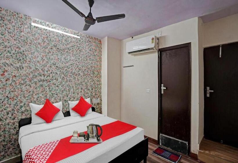 三人经典房间, Flagship S R Hotel Near Pvr Ansal Plaza Greater Noida