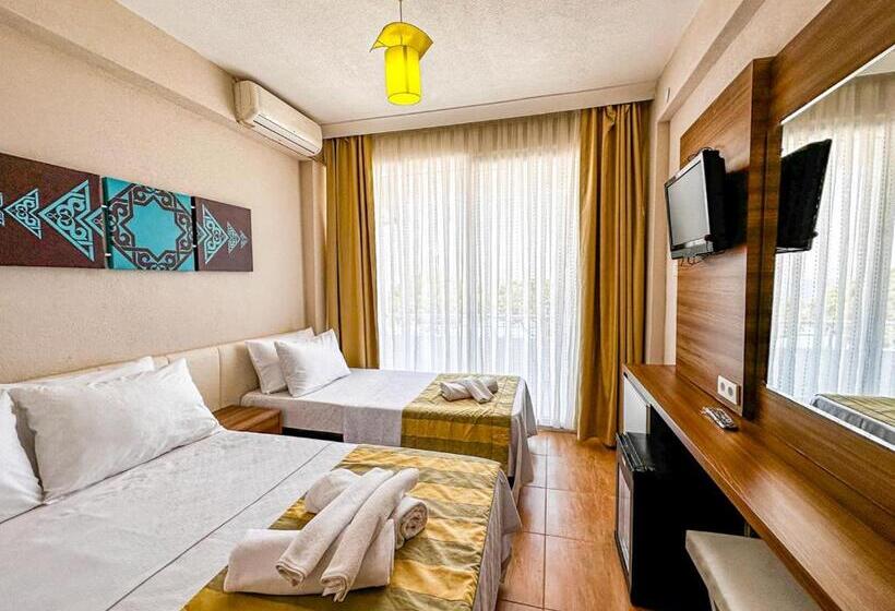 Трехместный Номер Deluxe Вид на Море, Grand Avşa Otel