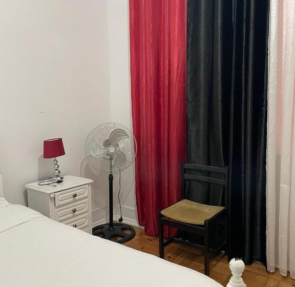 اتاق استاندارد, Nautic M1 R2   Classy & Cozy Double Room With Shared Bathroom In Marques Pombal