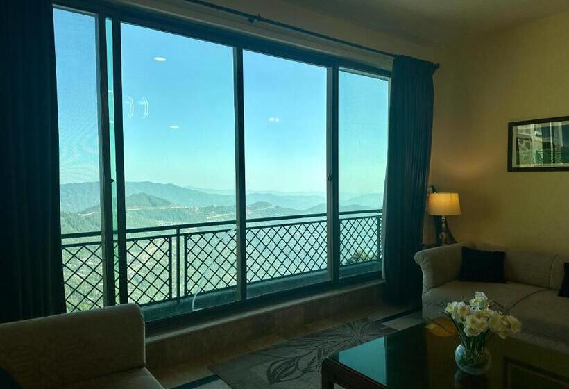 سوئیت با بالکن, Luxury Cottage Retreat