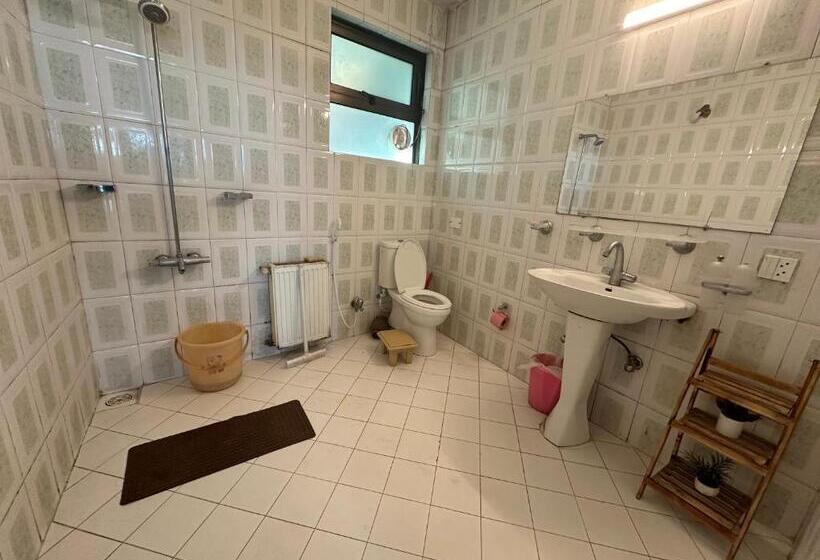 سوئیت با بالکن, Luxury Cottage Retreat