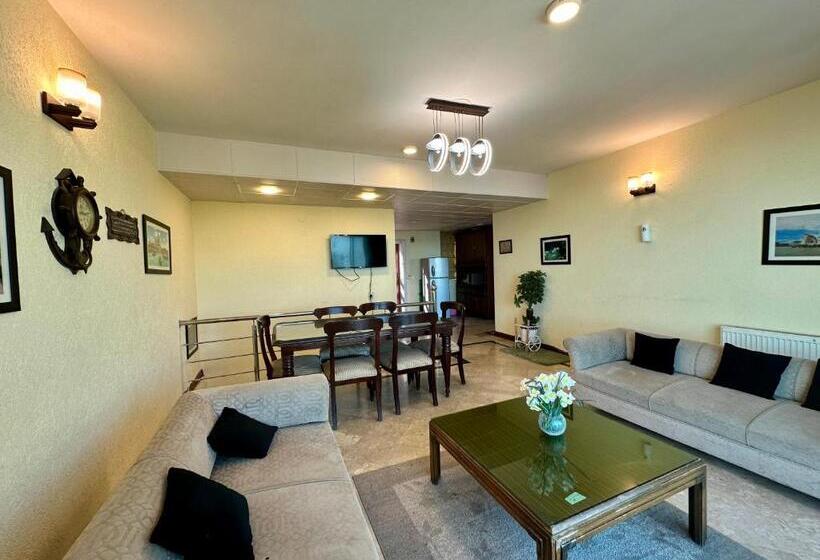 کابین, Luxury Cottage Retreat