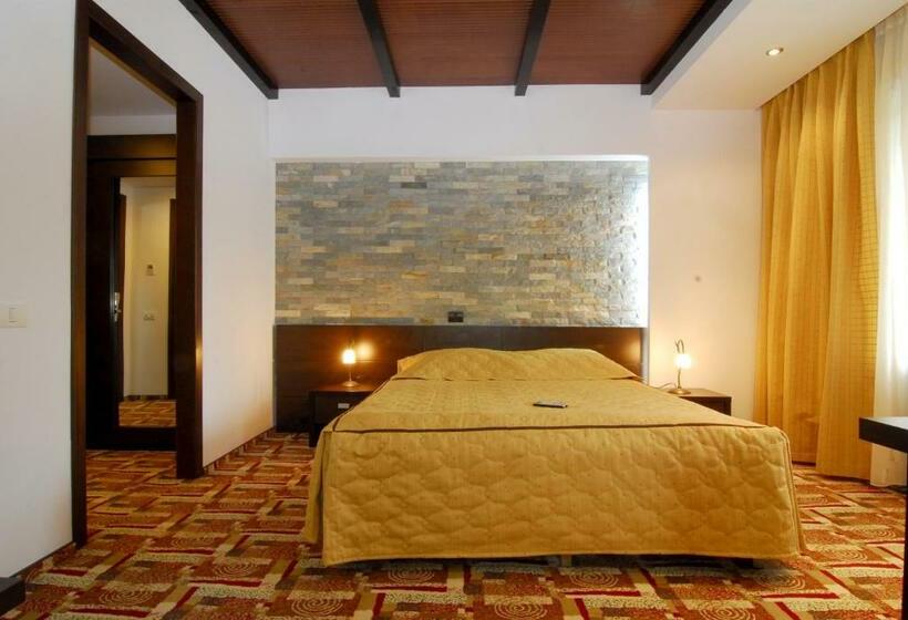 Люкс 2 Спальни, Casa Iris Hotel & Restaurant