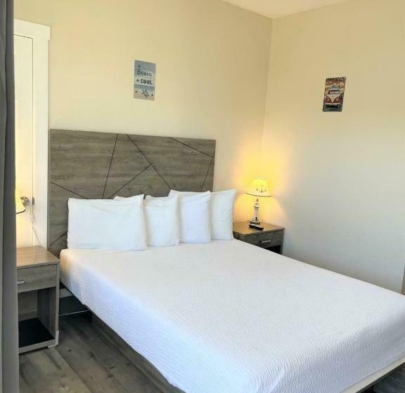 Номер Стандарт, Coastal Inn And Suites