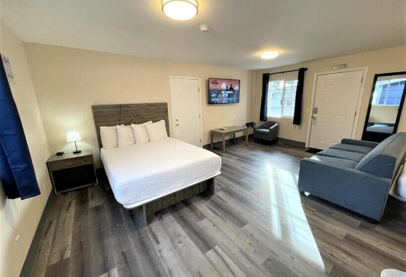 Family Suite, Coastal Inn And Suites