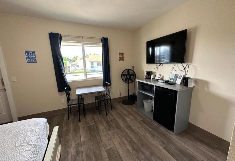 Студия Стандарт, Coastal Inn And Suites