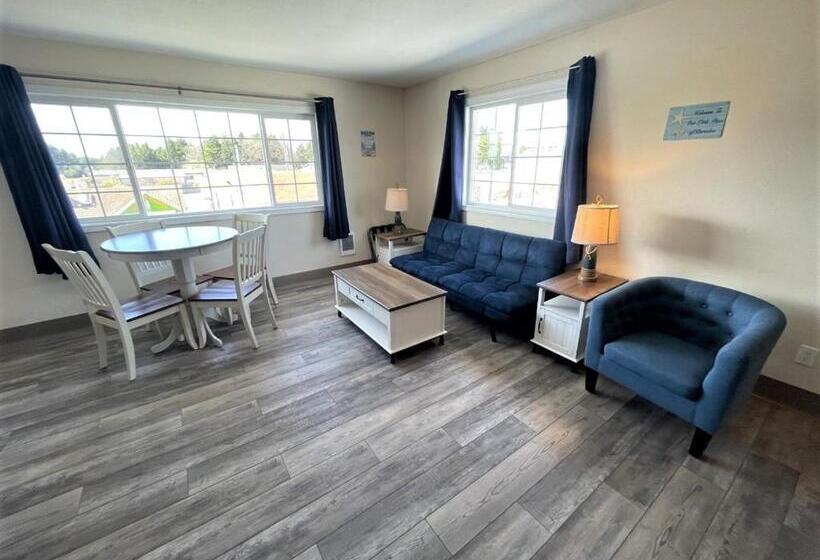 Люкс Кровать Кинг, Coastal Inn And Suites