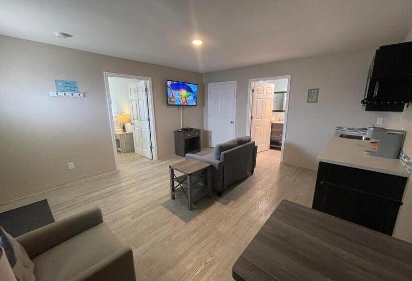 Люкс Кровать Кинг, Coastal Inn And Suites