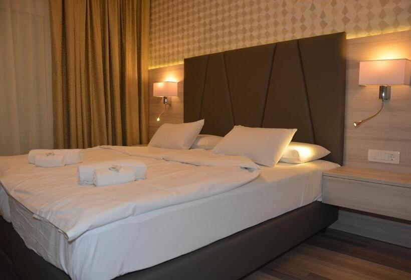 2 Bedrooms Suite Sea View, Fiesa