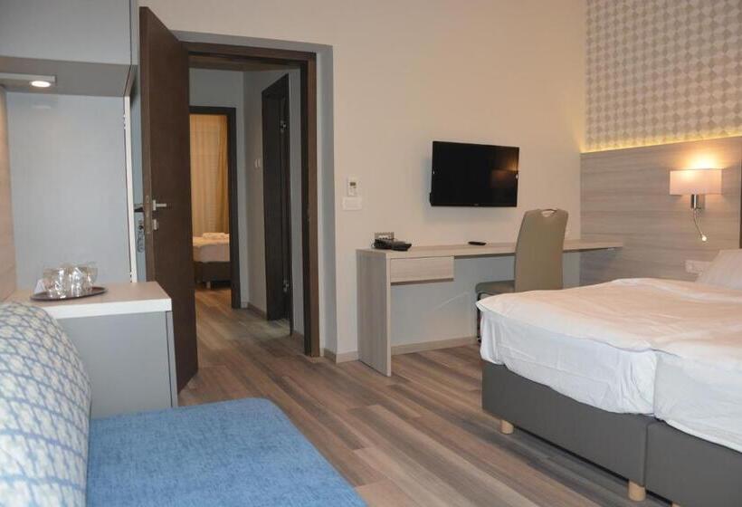 2 Bedrooms Suite Sea View, Fiesa