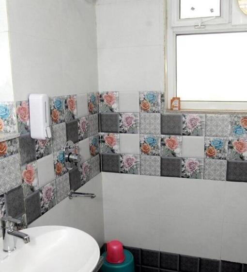 Трехместный Номер Классика, Collection O 81038 Royal Galaxy Inn