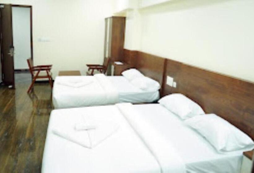 Четырехместный Номер Стандарт, Nivetha Grand , Coimbatore