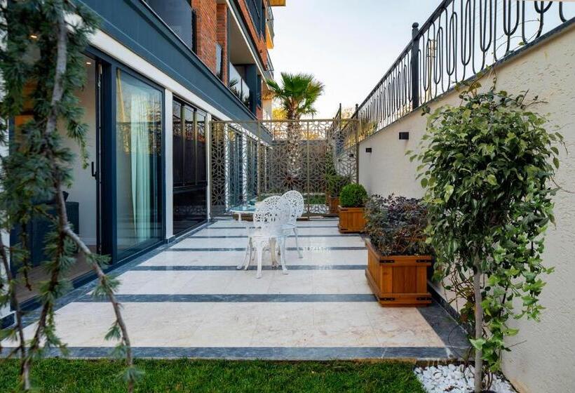 Апартаменты 1 Спальня Вид на Сад, Luna Residence