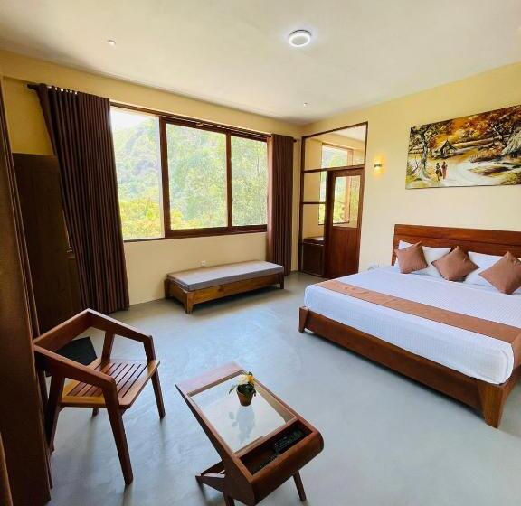 اتاق لوکس سه تخته, Rock N Fall Nature Resort