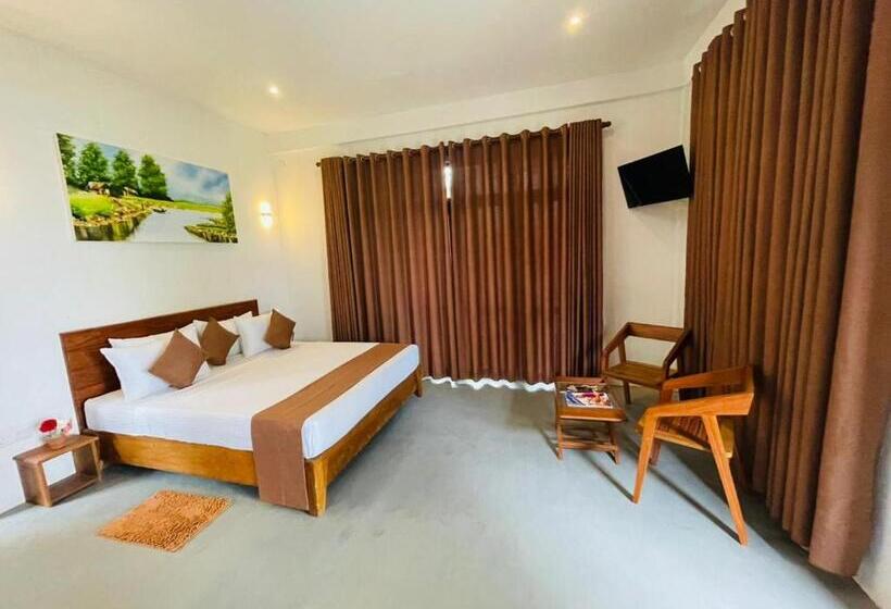 اتاق کلاسیک سه تخته, Rock N Fall Nature Resort