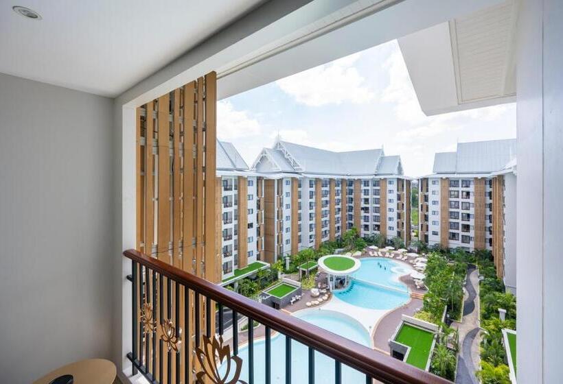 Номер Deluxe Вид на Бассейн, Wyndham Jomtien Pattaya
